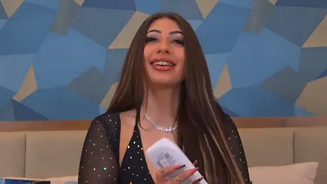 Valentina_Oliver Adlı Modelin Canlı XXX Sohbeti