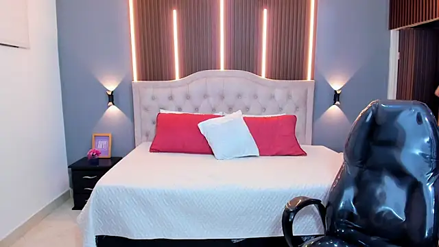 Tommy18__'s Live XXX Chat