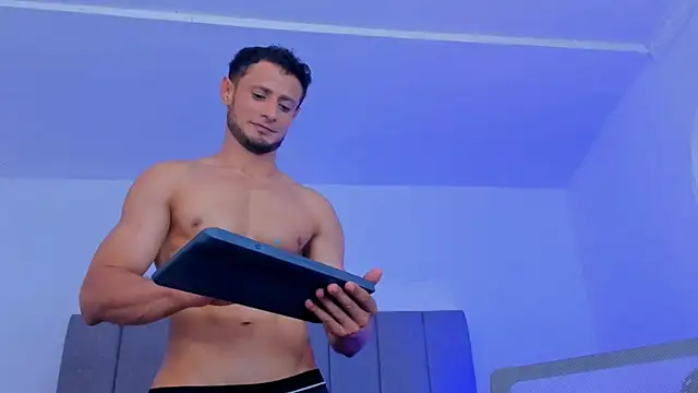 Chat XXX en directo de Adonys_Lewis_