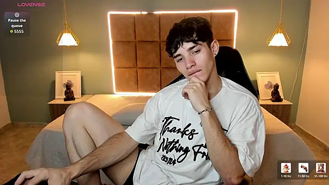 AlejooTwink's Live XXX Chat