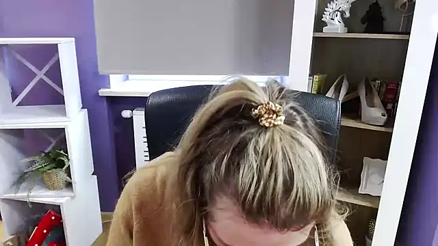 Zoey_Erotic 即時 XXX 聊天