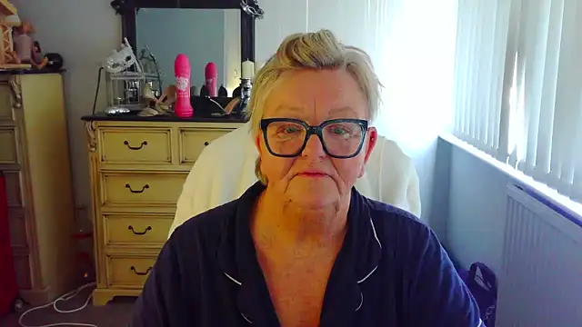 BridgetBlueEyes' Webcam Show