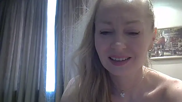 ZarinaSwiftn Webbikameraesitys