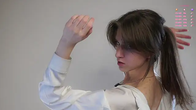 ClarineCasebolt Chat XXX in diretta