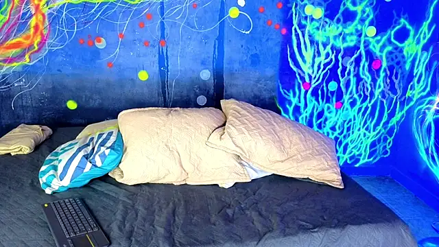 hades_derox_: διαδικτυακό σόου στην κάμερα