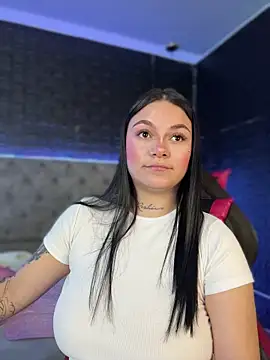 Megaan__More's Live XXX Chat