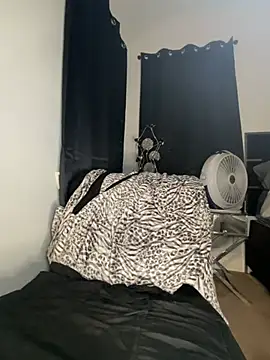 Fifty_Shades_Of_Redd Chat XXX live