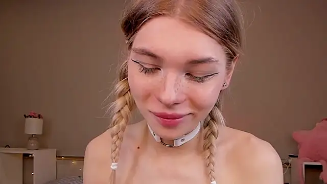 Blondy_Fina Pertunjukan Webcam