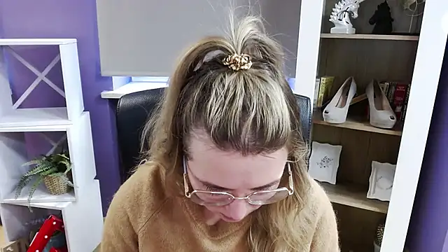 دردشة Zoey_Erotic الجنسية المباشرة