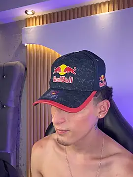 MateoMitchell Adlı Modelin Canlı XXX Sohbeti