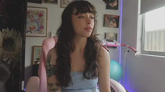 Chat XXX en directo de makiyahbelle