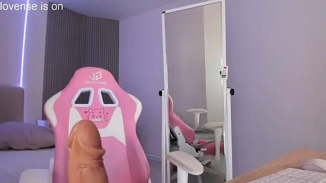 VirginChloe Pertunjukan Webcam