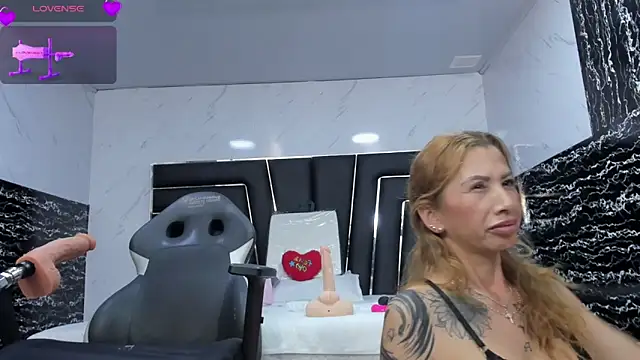 Chat XXX en directo de Ladyy_Scarlett