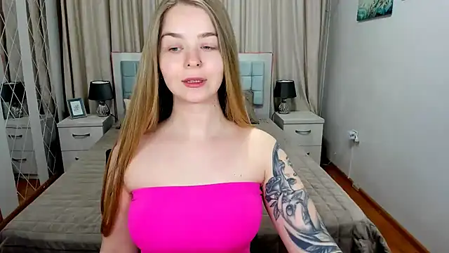 SirenaDoll লাইভ XXX চ্যাট