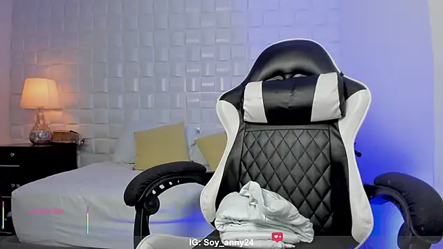 anny_rouse24's Live XXX Chat