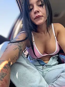 JulliaVegasn Live XXX chat