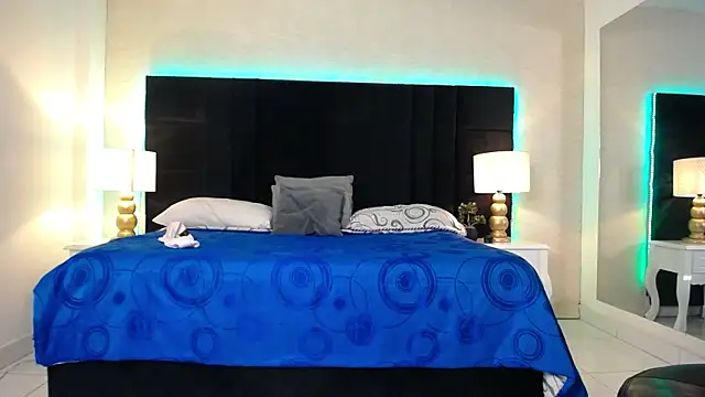 SkylerBigxxxのウェブカメラショー