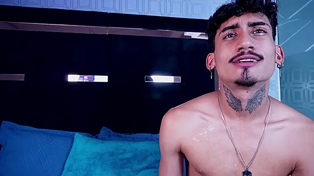 Show modela Dark_Eros_ na web-kameri