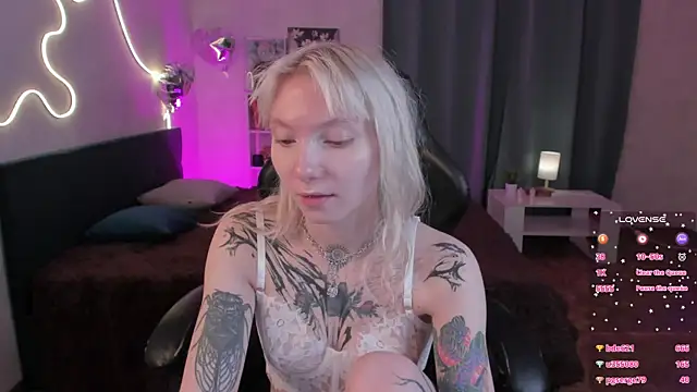 แชท XXX สดของ tattoo_art_baby