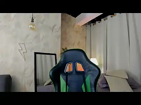 RONNY_COLTONn Webbikameraesitys