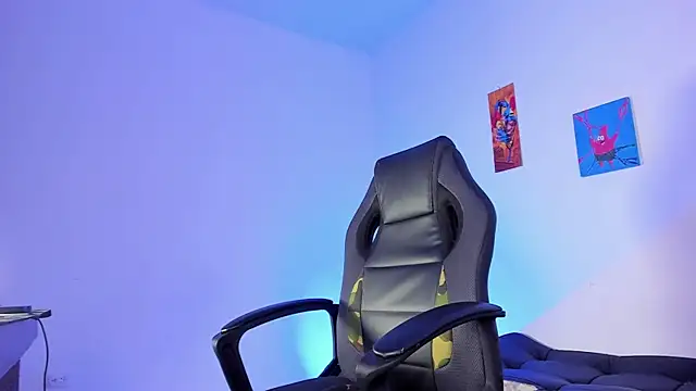 BabyCam23: διαδικτυακό σόου στην κάμερα