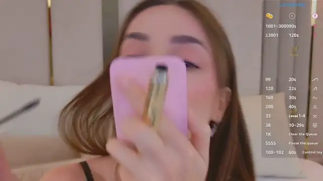 Chat XXX ao vivo de BellaHalles