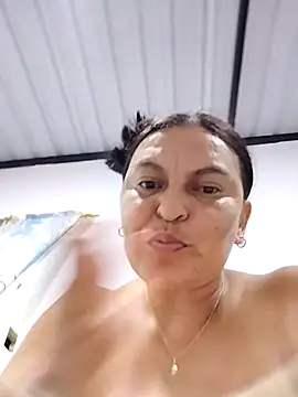 Онлайн чат XXX Horny-Mommy-Dirty