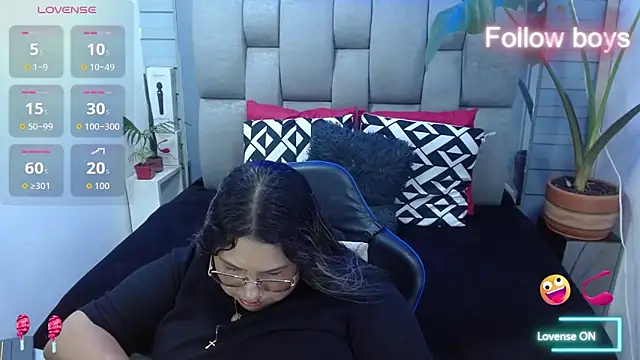 Chatroom XXX en direct de evelin_zaens