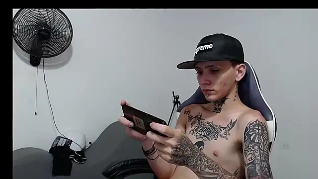 XXX chat uživo modela StraightBoy_Nick