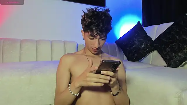 mhatias_ Webcam show