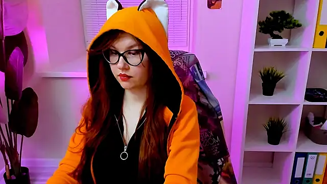 CarolGiggly: онлайн-секс-чат