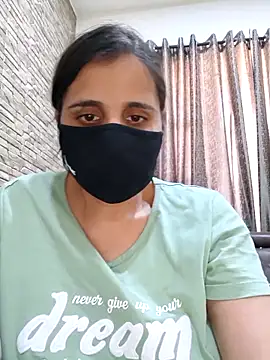 Chat +18 de tinaarora ao vivo