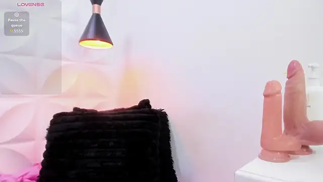 แชท XXX สดของ zaira_skinny