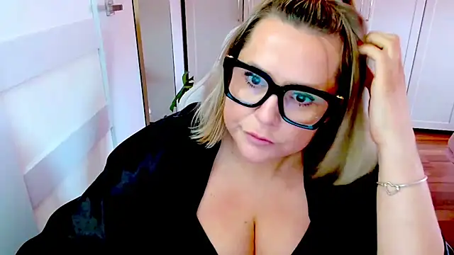 teaseDiana live XXX chat