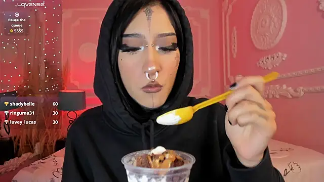 Kat_VonDe live XXX chat