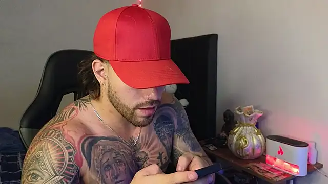 Ades_Lowe Adlı Modelin Canlı XXX Sohbeti