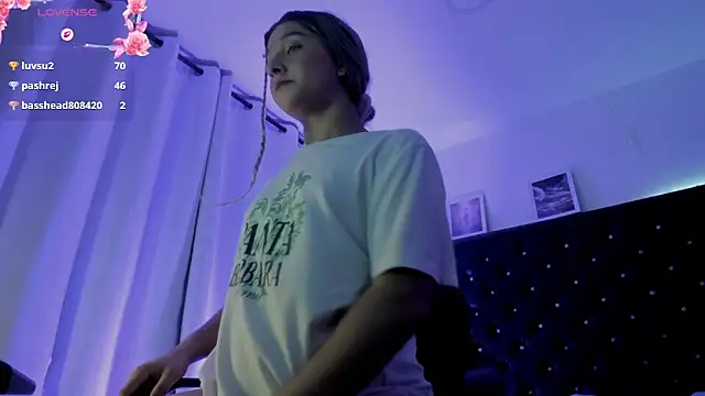 Chat XXX en directo de BellaRoge