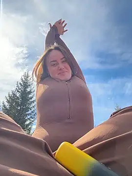 Chat XXX en directo de KiraSunshine