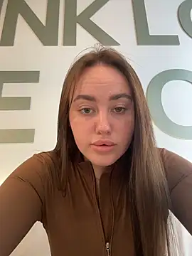 Chat +18 de KiraSunshine ao vivo