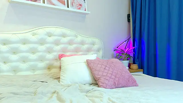 LadySweetWife's Live XXX Chat