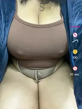 CARAMELGODDESSX23's Live XXX Chat