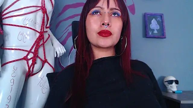 Chat XXX en directo de Regina_Iris