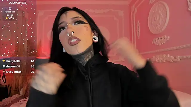 Chat +18 de Kat_VonDe ao vivo