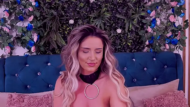 Czat XXX na żywo – CherryMuse_