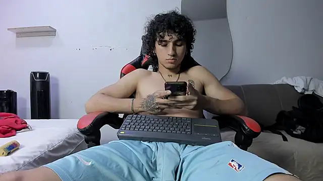 JackesTaylor: онлайн-секс-чат