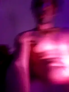 LiosArmando420: διαδικτυακό σόου στην κάμερα