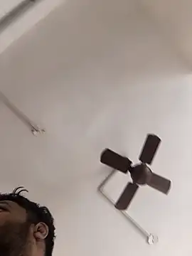 vinay_smalldick Adlı Modelin Canlı XXX Sohbeti