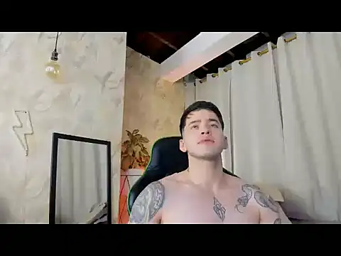 RONNY_COLTON Adlı Modelin Canlı XXX Sohbeti