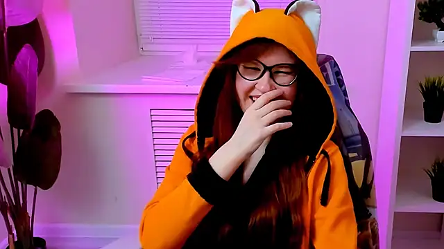 CarolGiggly: онлайн-секс-чат