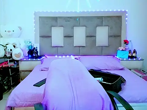 indiantopaz694u Adlı Modelin Canlı XXX Sohbeti